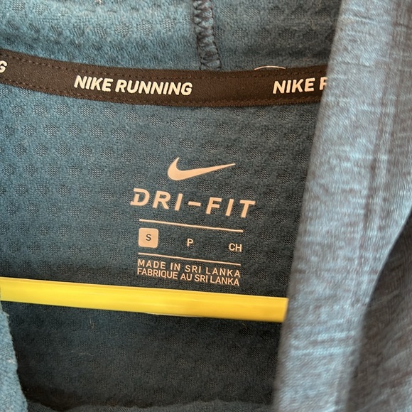 Nike Dri Fit Running Sweatshirt - Picture 2 of 3
